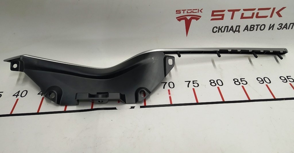 3 1007950-00-Z Aluminiowa listwa drzwiowa tylna lewa Tesla model S, model S REST 1051389-00-A